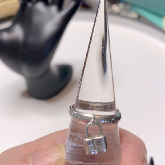 Tiffany & CO retired lock ring, antique ? - Picture 3 of 5